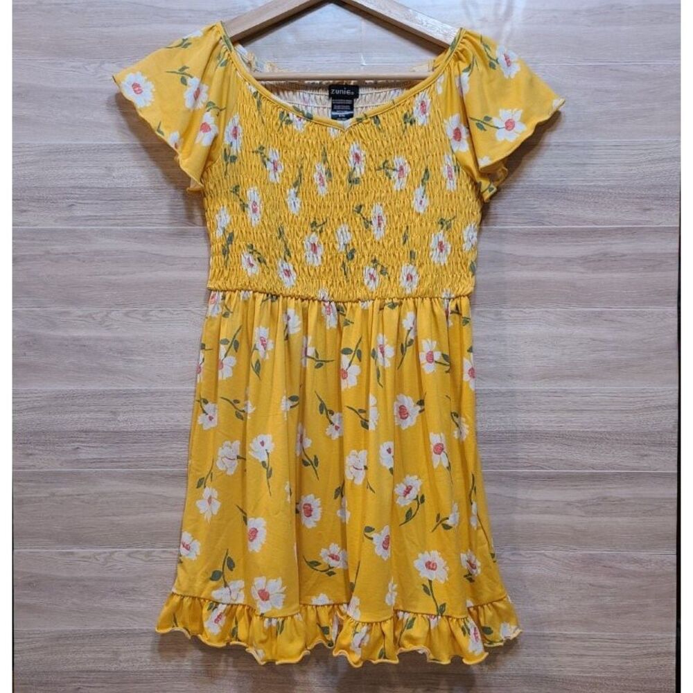 Zunie Girls Dress Size 7/8 Yellow Floral Smocked Flutter Sleeve Ruffle Hem NWOT